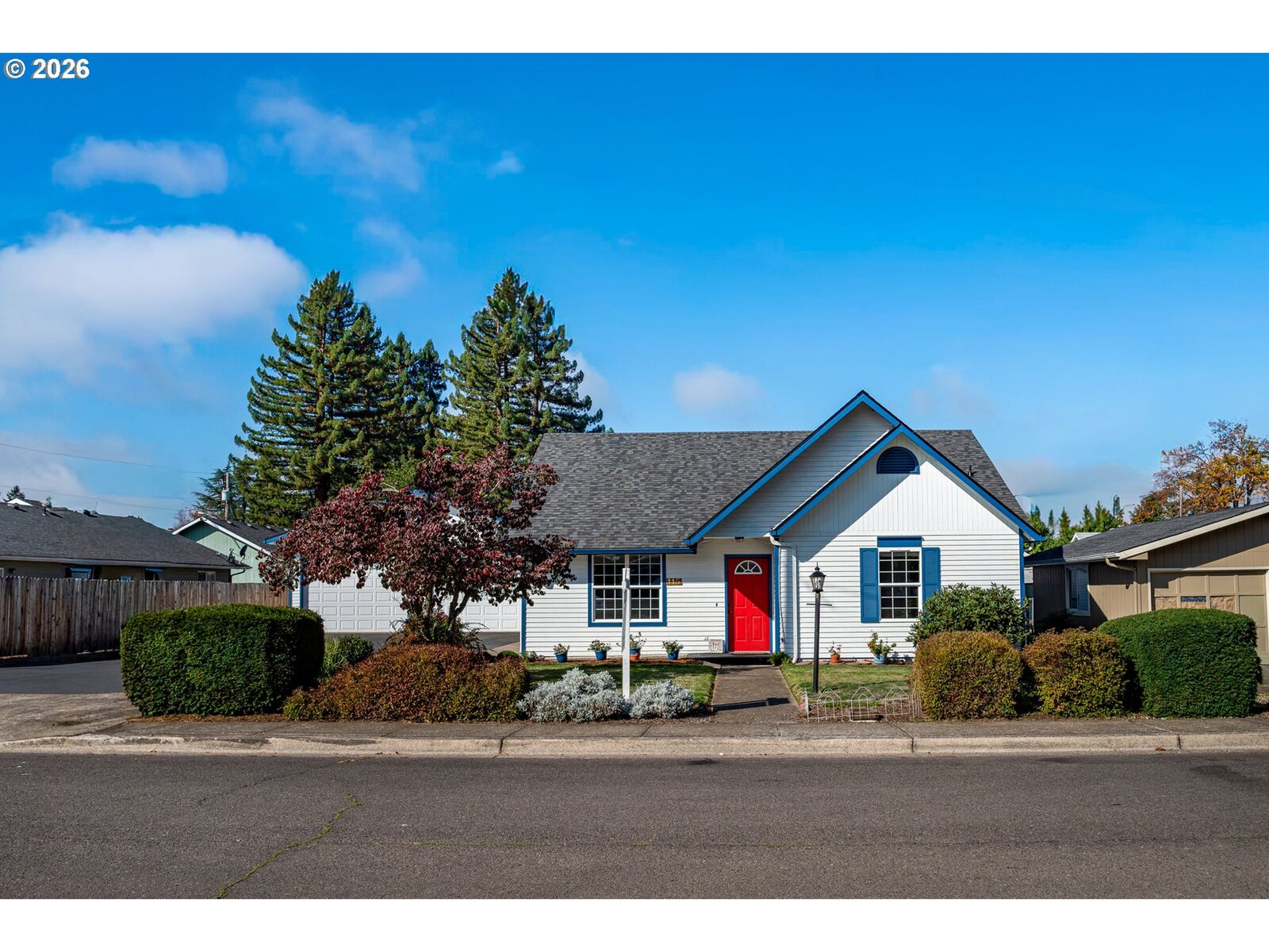Property Photo:  115 S 3rd St  OR 97426 