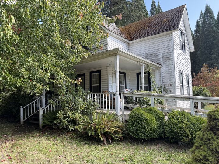 Property Photo:  86410 Territorial Hwy  OR 97487 