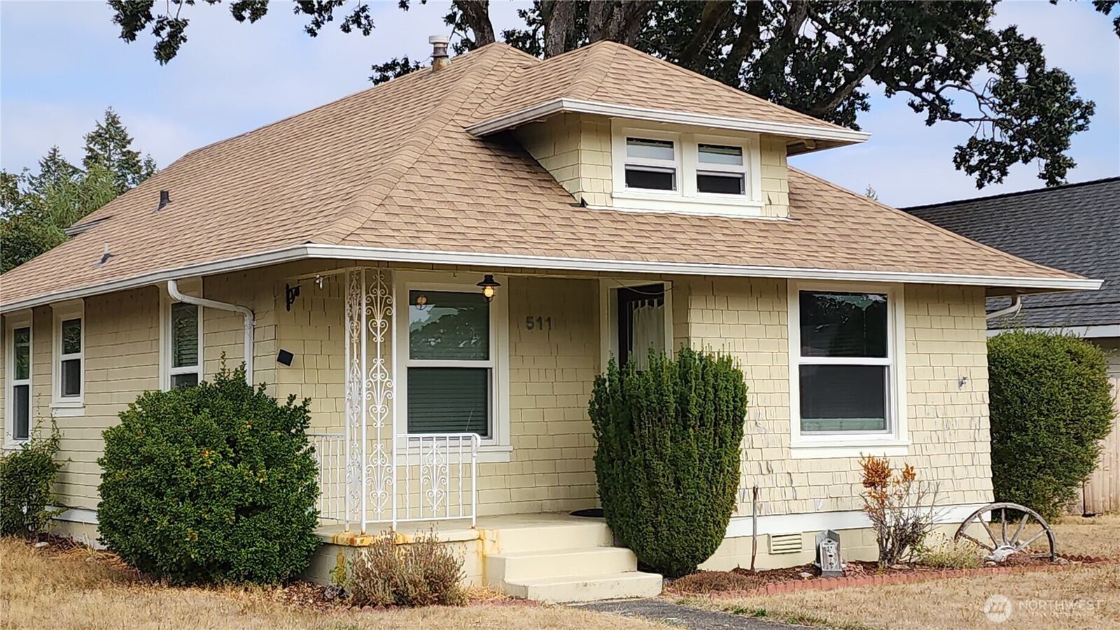 Property Photo:  511  Louviers Avenue  WA 98327 