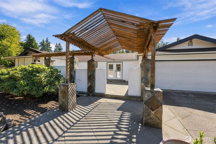 Property Photo:  9422  144th Street E  WA 98375 