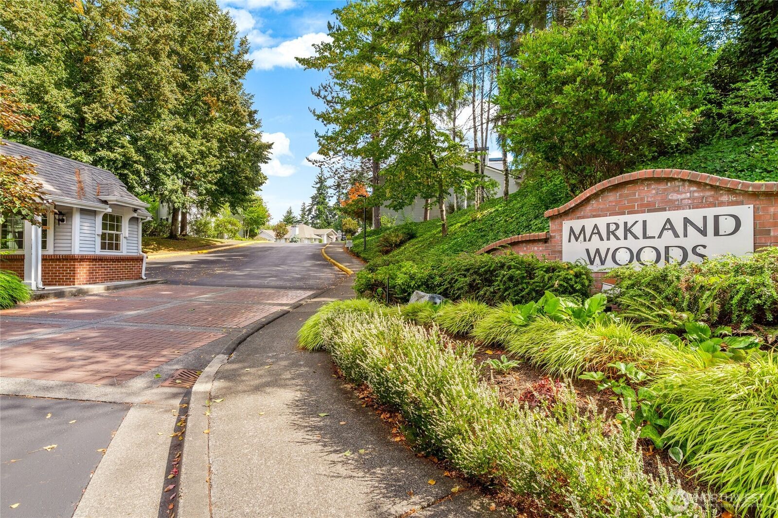Property Photo:  23339  Cedar Way A302  WA 98043 