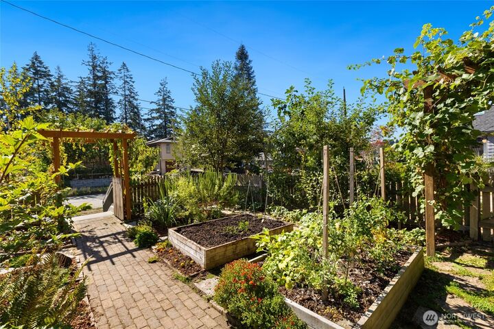 Property Photo: 1912 Gregory Way WA 98337