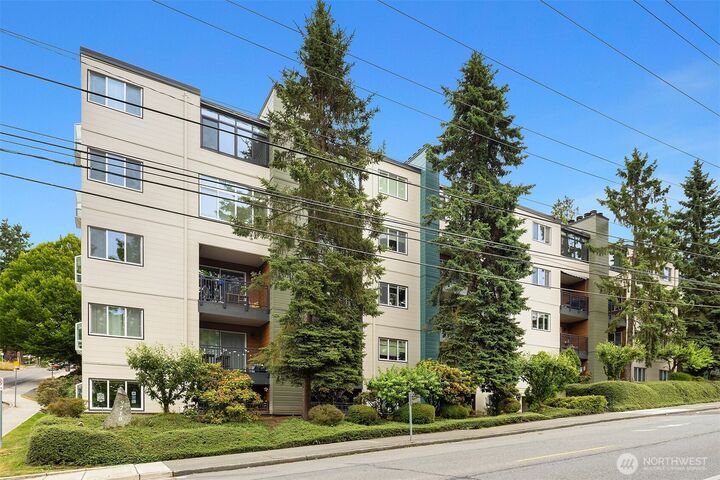 Property Photo: 9710 5th Avenue NE 503 WA 98115