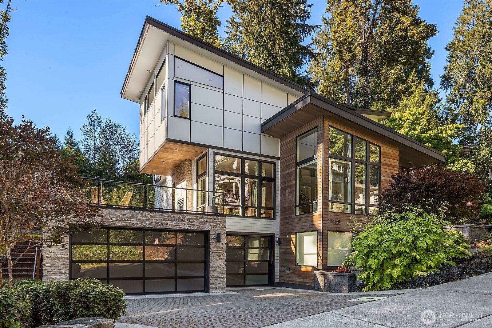 Property Photo: 12409 68th Avenue NE WA 98034