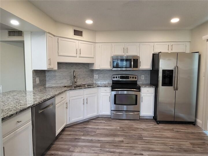 Property Photo:  1924 Westminster Circle 10-1  FL 32966 