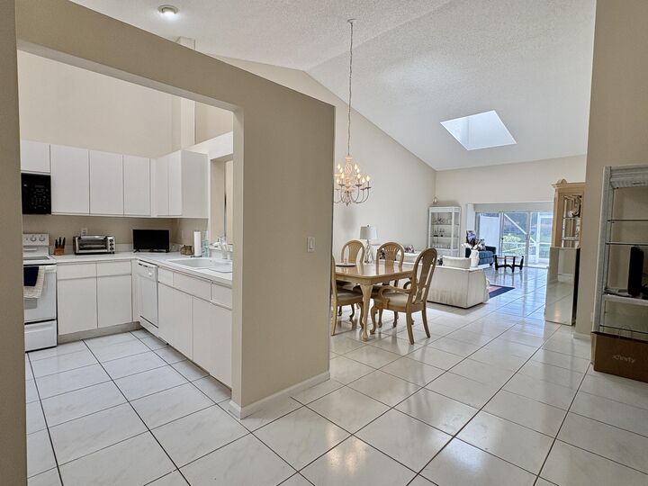 Property Photo:  7702 Majestic Palm Drive  FL 33437 