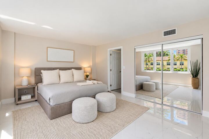 Property Photo: 2200 NE 33rd Avenue 2J FL 33305