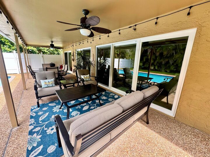 Property Photo: 992 NW 83rd Drive FL 33071