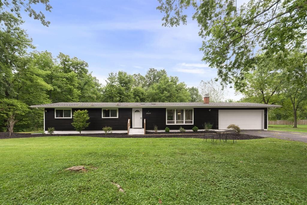 Property Photo: 15871 Lakeside Road MI 49129