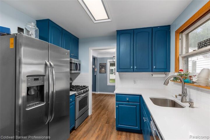 Property Photo:  909 Cogswell Street NW  MI 49544 