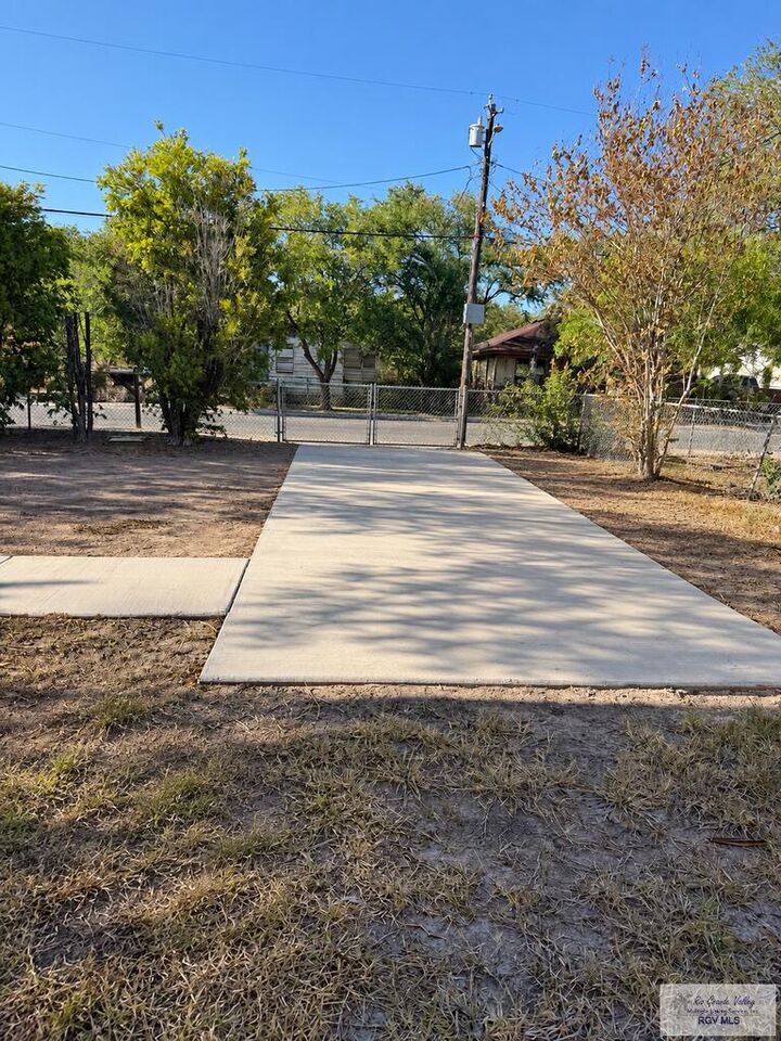 Property Photo:  208 Western Blvd.  TX 78520 