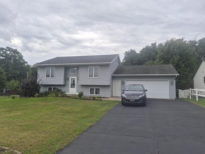 Property Photo:  2104 Roosevelt Avenue  WI 53511 