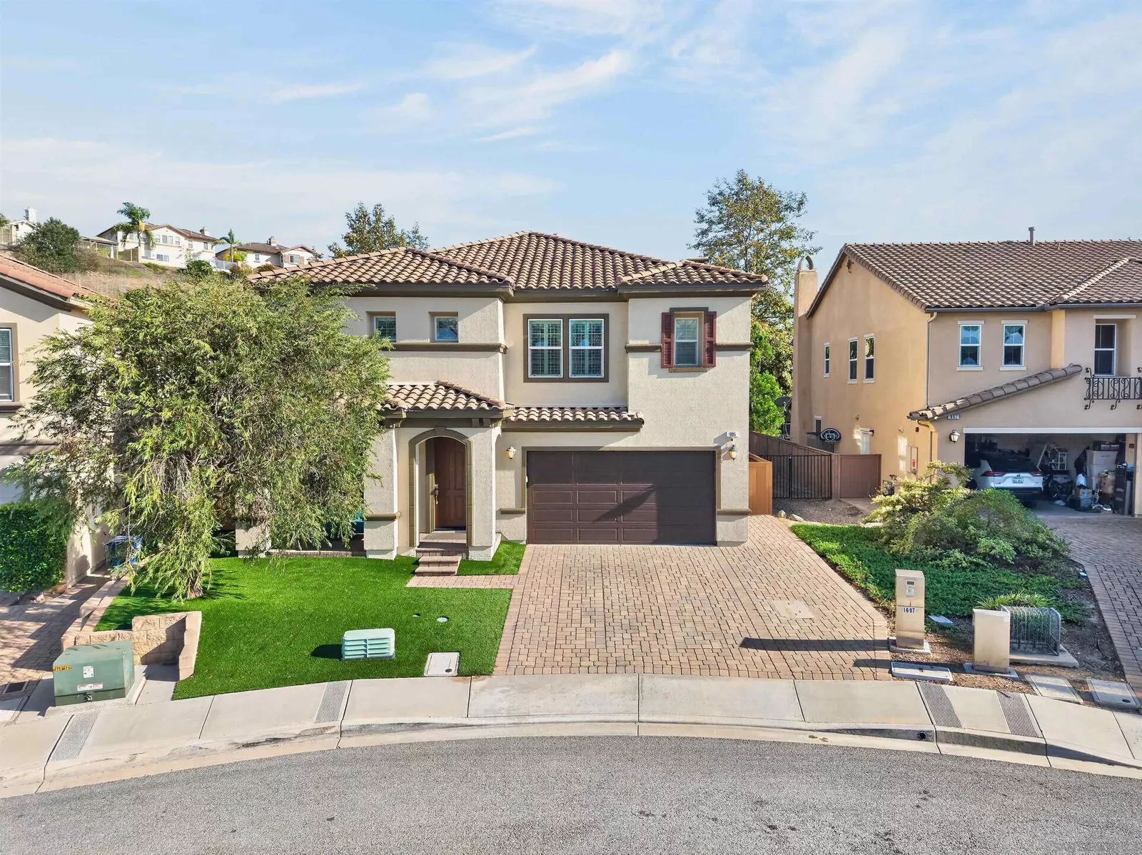 Property Photo:  905 Hydra  CA 92069 
