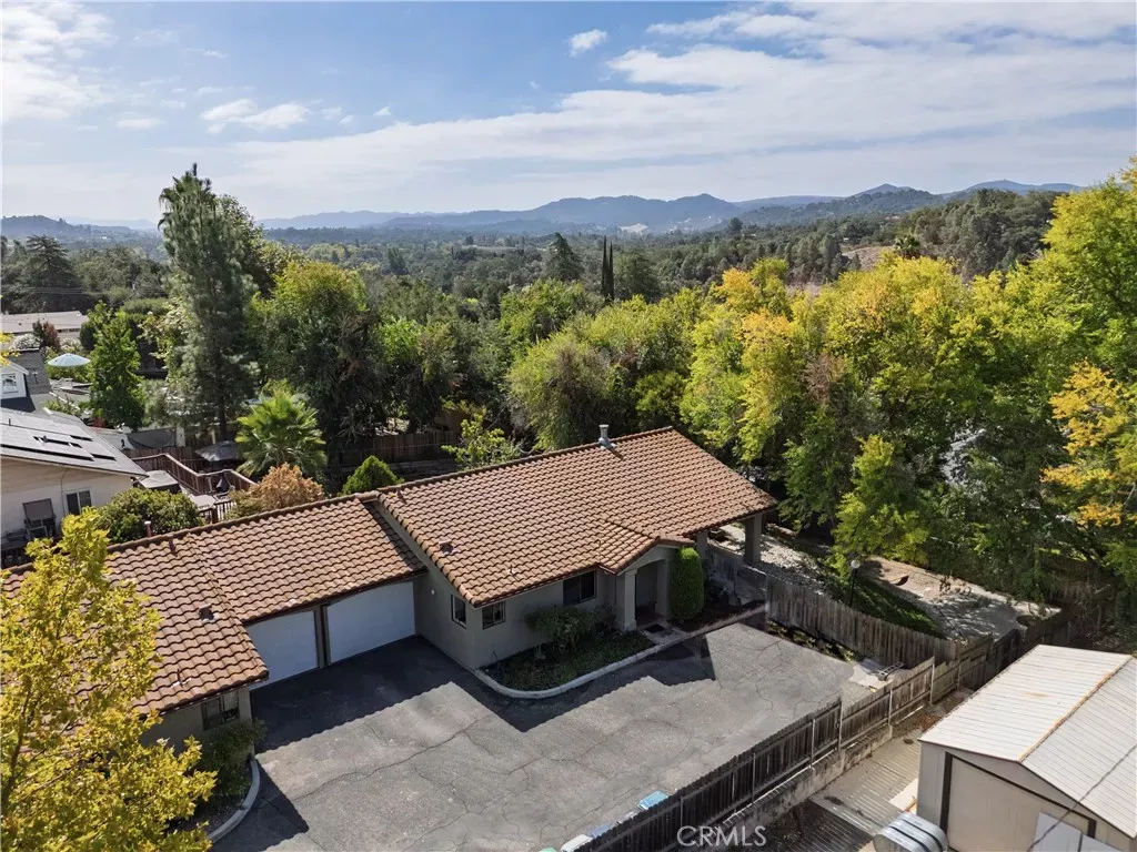 Property Photo:  5260 Olmeda  CA 93422 