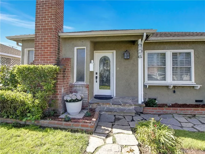 Property Photo:  4864 W 139th  CA 90250 