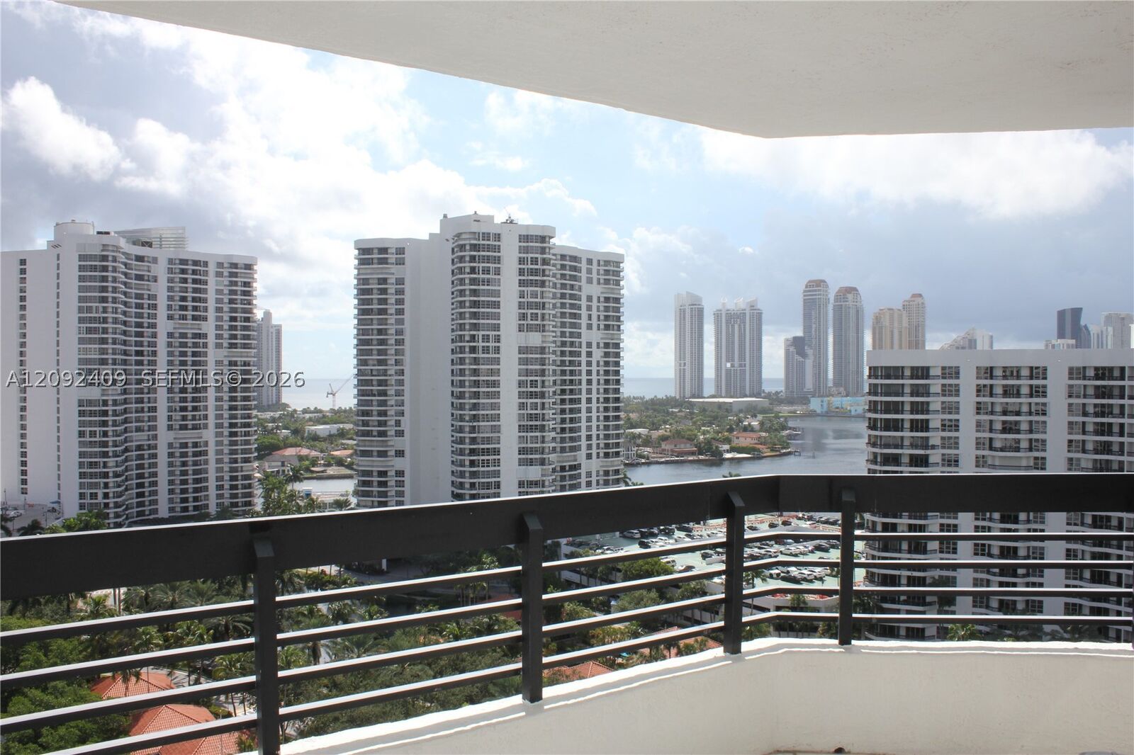 Property Photo:  3500 Mystic Pointe Dr 1907  FL 33180 