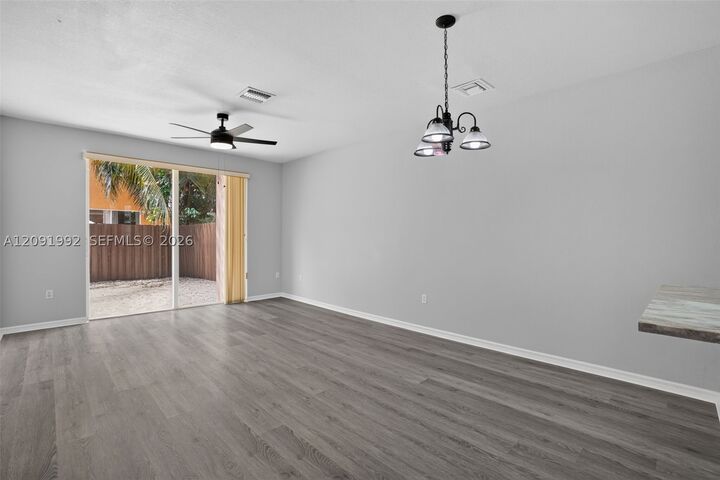 Property Photo: 751 SE 2nd St 751 FL 33030