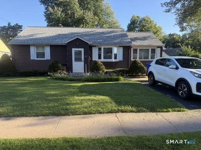 Property Photo: 166 Woodycrest Drive CT 06118