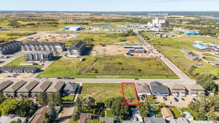 Property Photo:  2500 Woodbridge Drive  SK S6W 0A7 