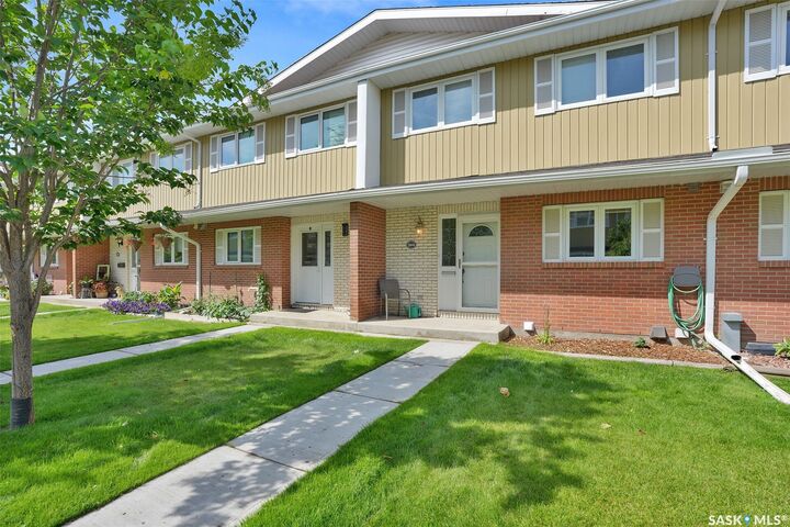 Property Photo:  264 Plainsview Drive  SK S4S 6N1 