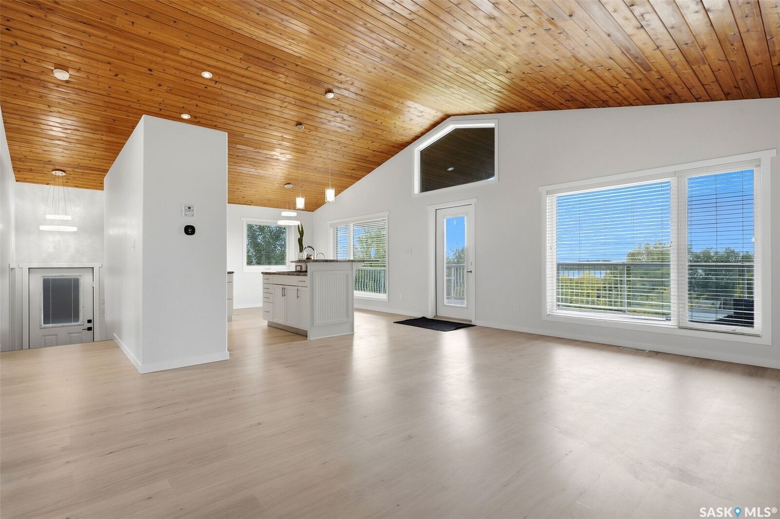 Property Photo:  414 Walter Street  SK S0G 4L0 