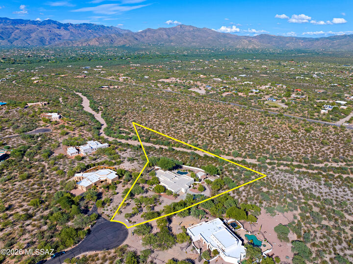 Property Photo:  11731 E Lusitano Place  AZ 85748 