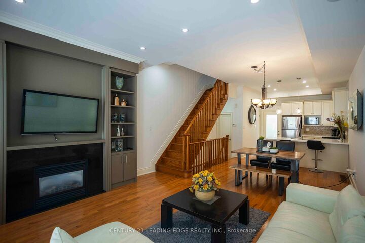 Property Photo:  206A Merton Street  ON M4S 1A1 