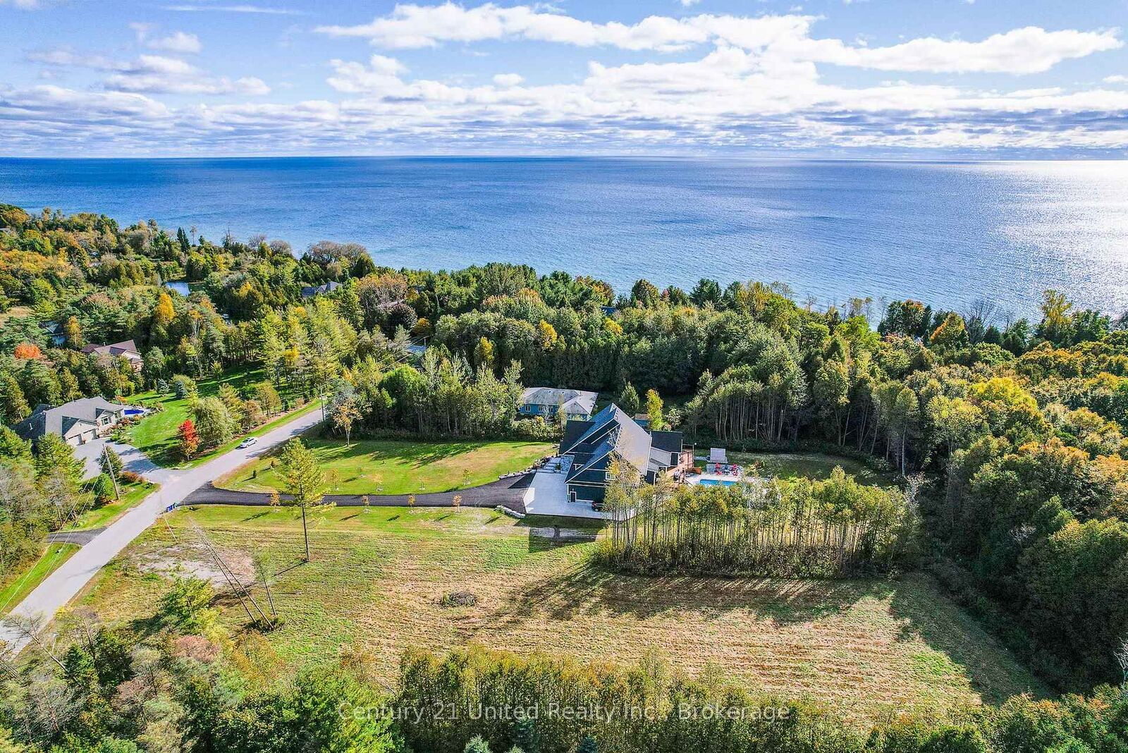 Property Photo:  
