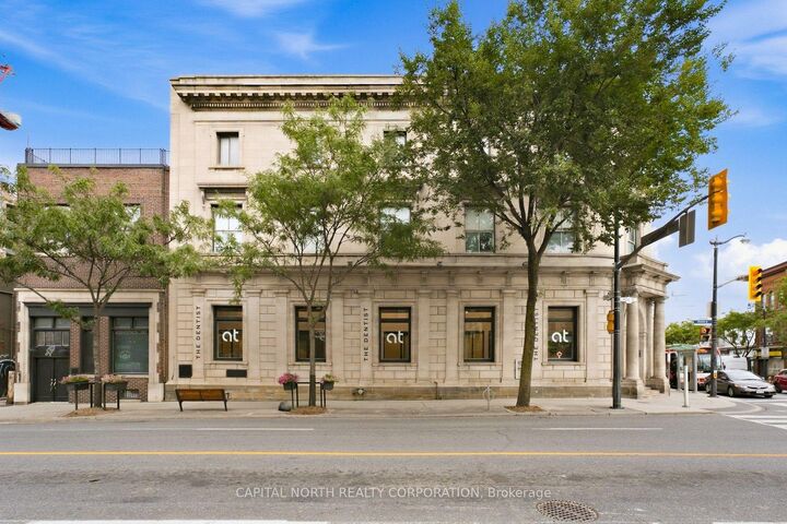Property Photo:  2854 Dundas Street W 3  ON M6P 1Y7 
