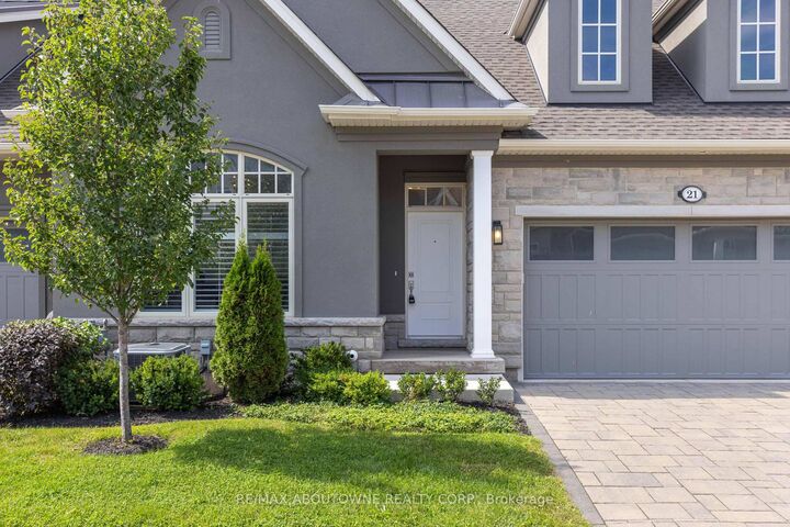 Property Photo: 21 Sassafras Row ON L0S 1N0