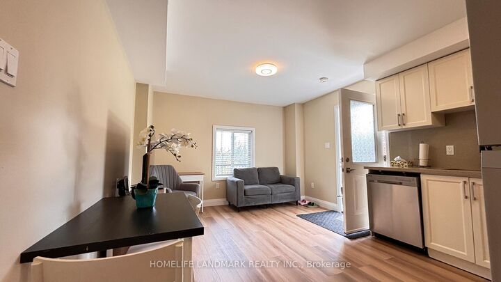 Property Photo:  122 Courtland Avenue E 1  ON N2H 1Y9 