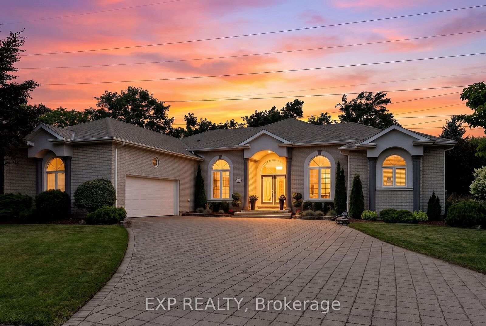 Property Photo:  8113 Fatima Court  ON L2H 2Y8 