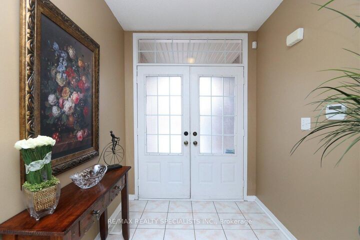 Property Photo:  5817 Questman Hollow  ON L5M 6N8 