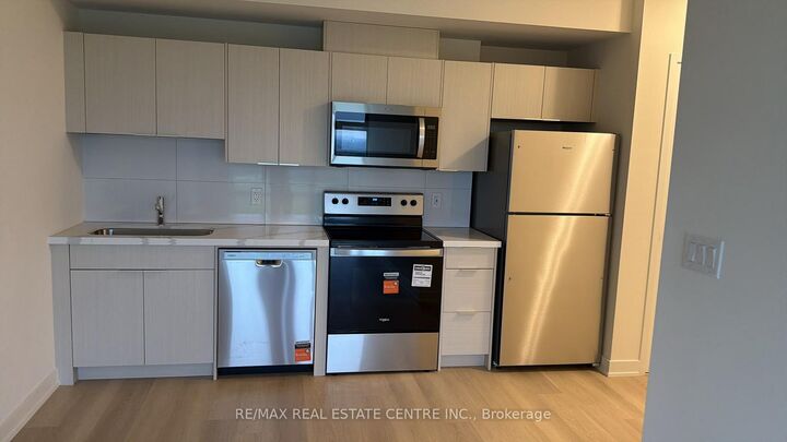 Property Photo:  2825 Jane Street 815  ON M3N 2J5 