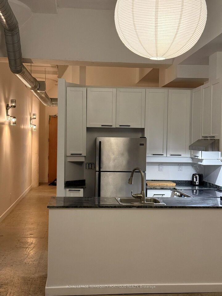 Property Photo:  155 Dalhousie Street 1016  ON M5B 2P7 