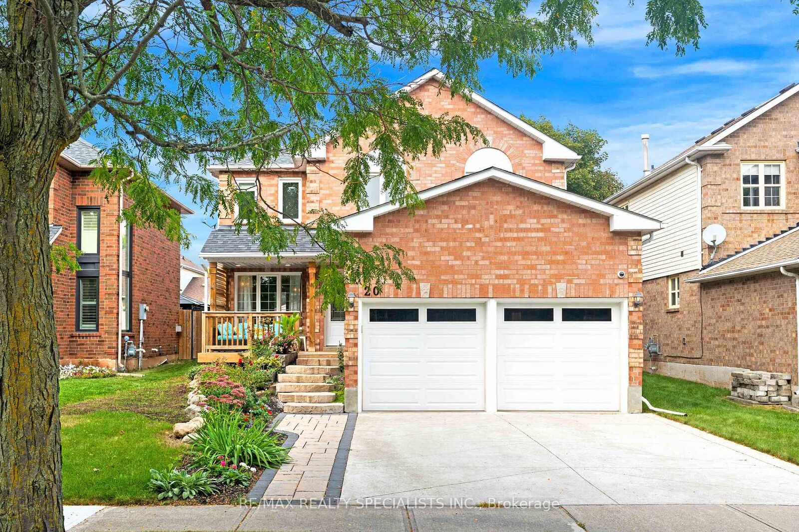 Property Photo: 20 McCullough Crescent ON L7G 5N5