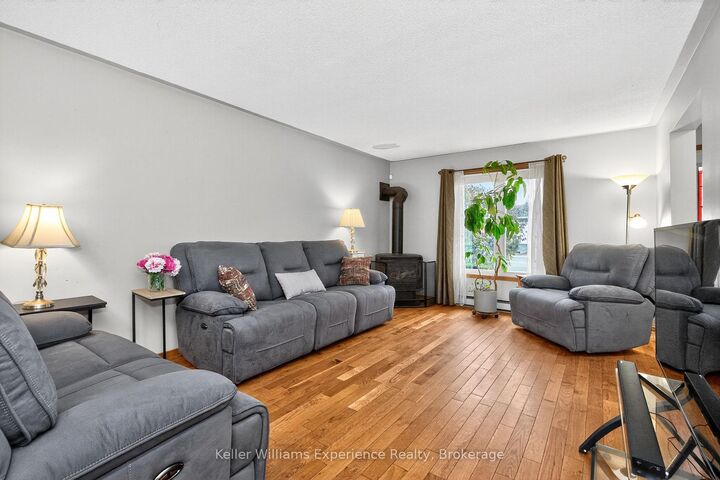 Property Photo:  4 Dunlop Street  ON L9M 1J2 