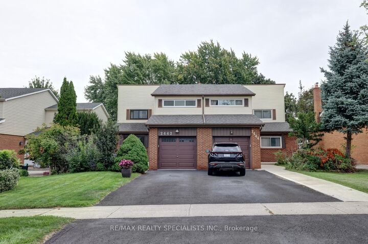Property Photo:  2442 Basswood Crescent  ON L5L 1Y1 