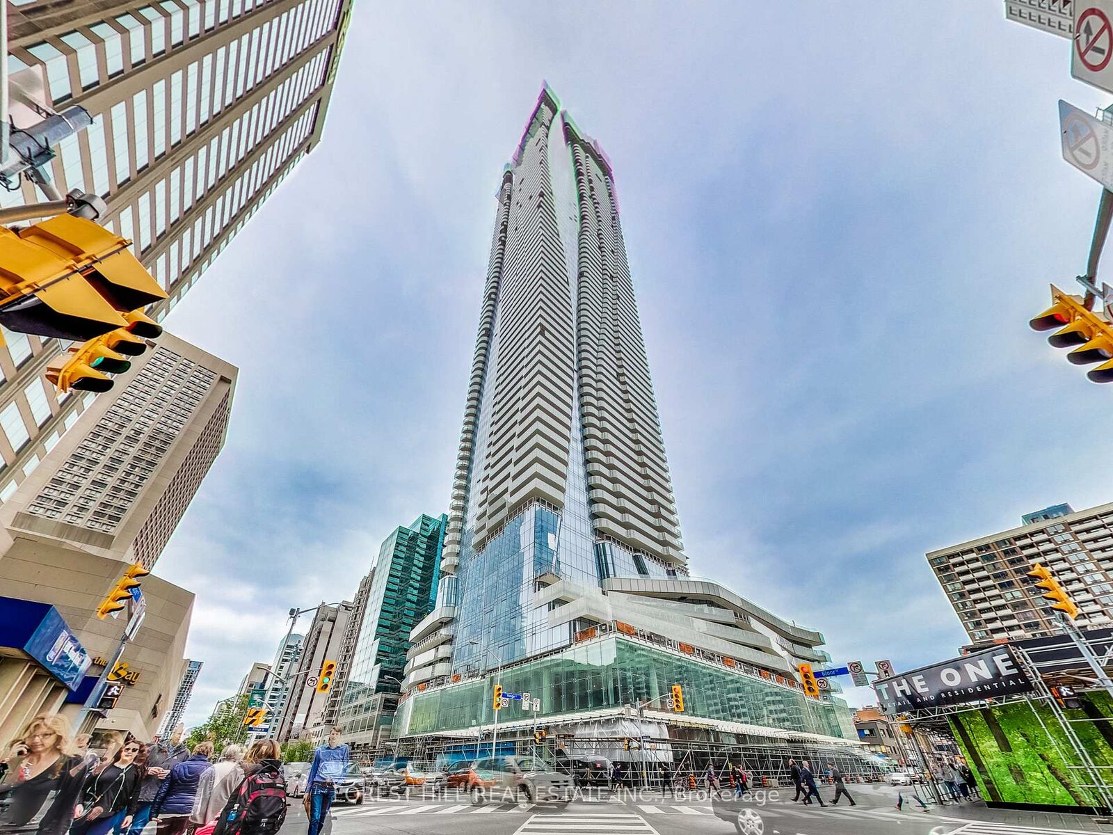 Property Photo:  1 Bloor Street E 2412  ON M4W 1A9 