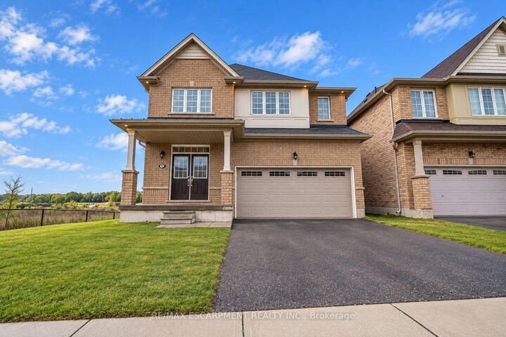 Property Photo:  92 Longboat Run W  ON N3T 0P9 