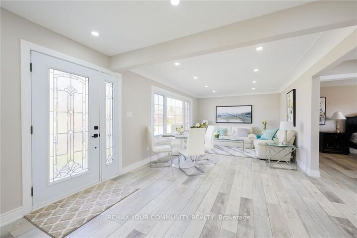 Property Photo:  52 Elliott Avenue Upper  ON L8T 2H8 