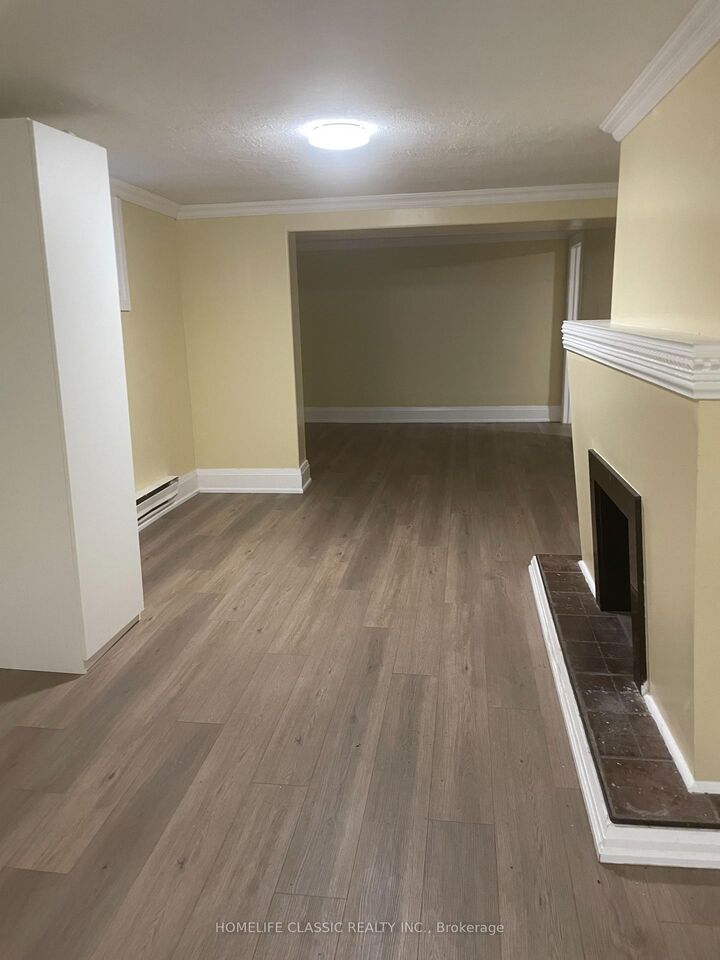 Property Photo: 31 Madawaska Avenue Lower ON M2M 2R1