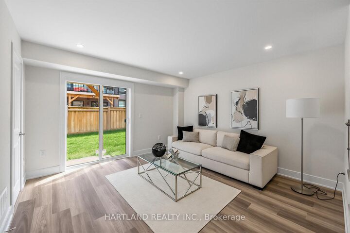 Property Photo:  1695 Dersan Street 405  ON L1X 0S9 