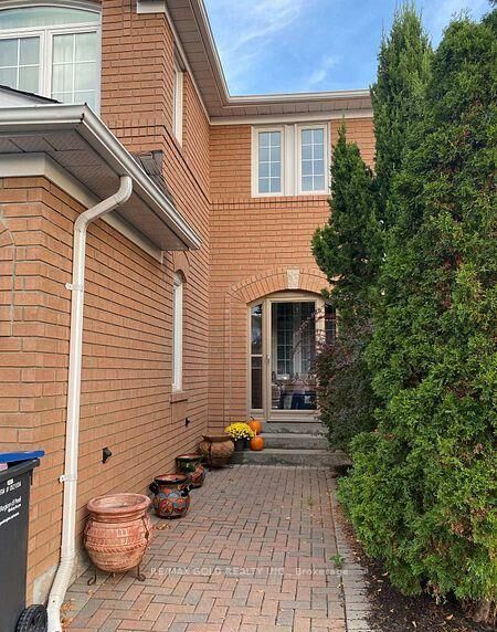 Property Photo:  39 Fiddleneck Crescent  ON L6R 1R3 