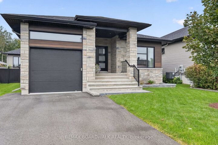 Property Photo: 293 Nature Street ON K0A 1M0
