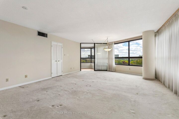 Property Photo:  1300 Bloor Street 710  ON L4Y 3Z2 