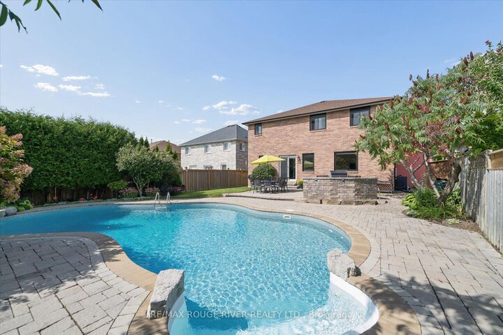 Property Photo:  84 Bedell Crescent  ON L1R 2H8 