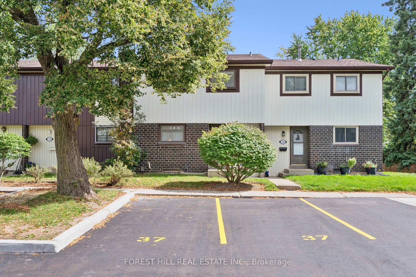 Property Photo:  45 Marksam Road 37  ON N1H 6Y9 