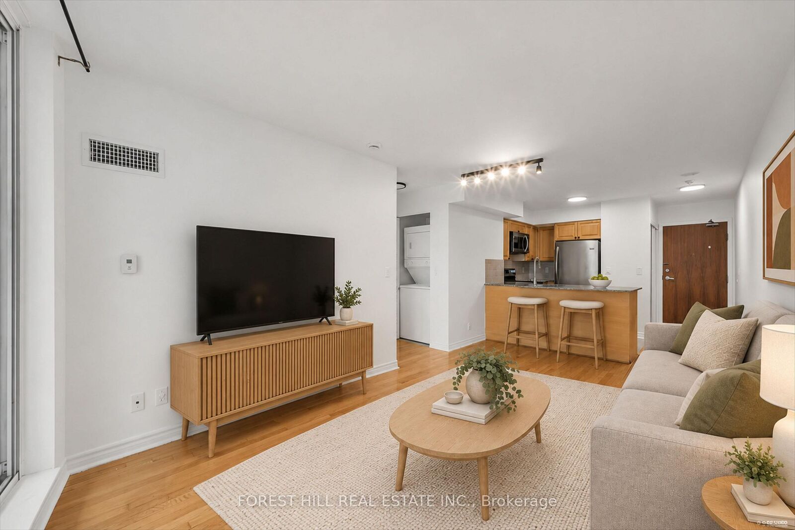 Property Photo:  33 Elm Drive W 705  ON L5B 4L2 