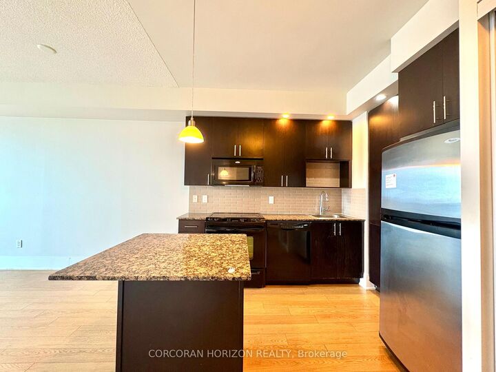 Property Photo:  181 Wynford Drive 2810  ON M3C 0C6 
